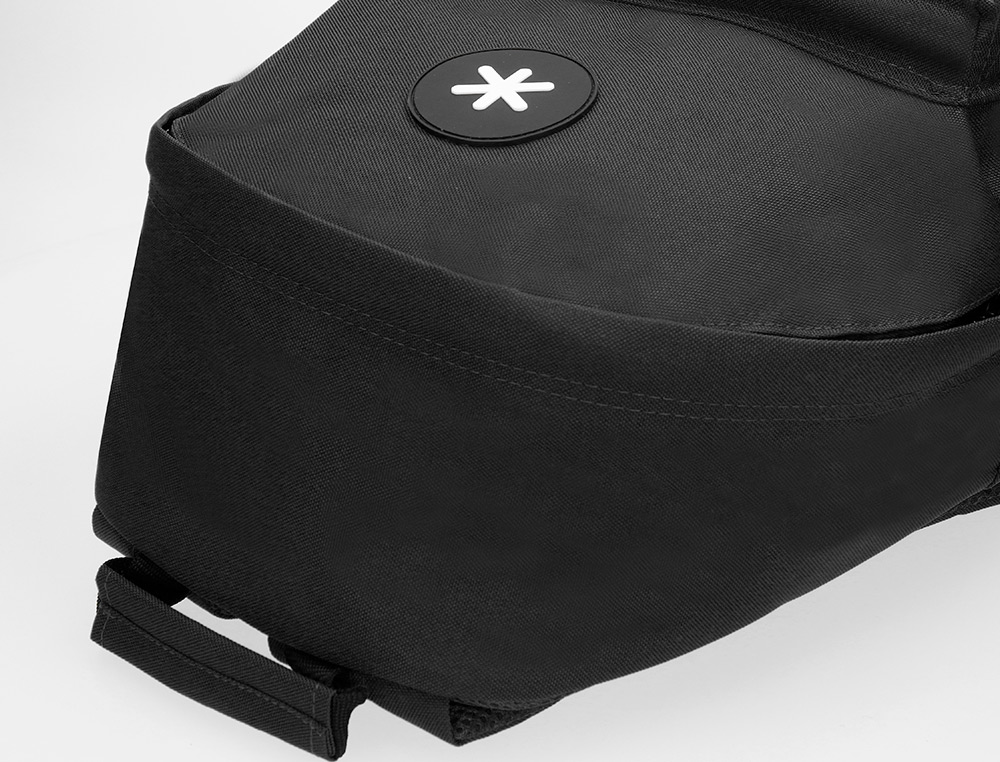 MOCHILA ANTARTIK CON ASA Y BOLSILLOS CON CREMALLERA COLOR NEGRO 310X160X410 MM